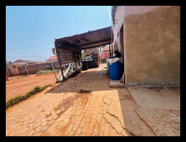 2 BEDROOM HOUSE FOR SALE IN LEHAE